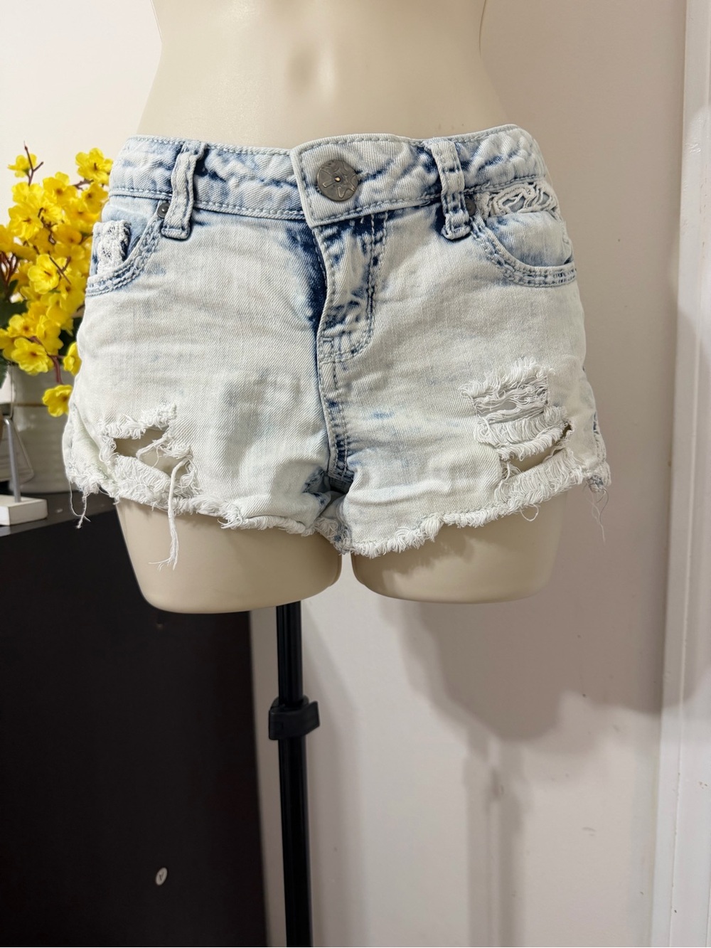 Vanilla Star Light Wash Distressed Denim Cutoff Shorts